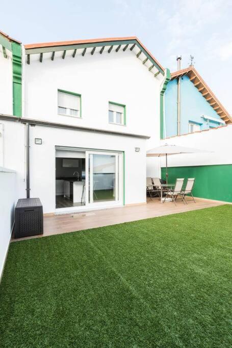 Chalet En La Cuidad- Con Jardin Y Barbacoa Хіхон Екстер'єр фото