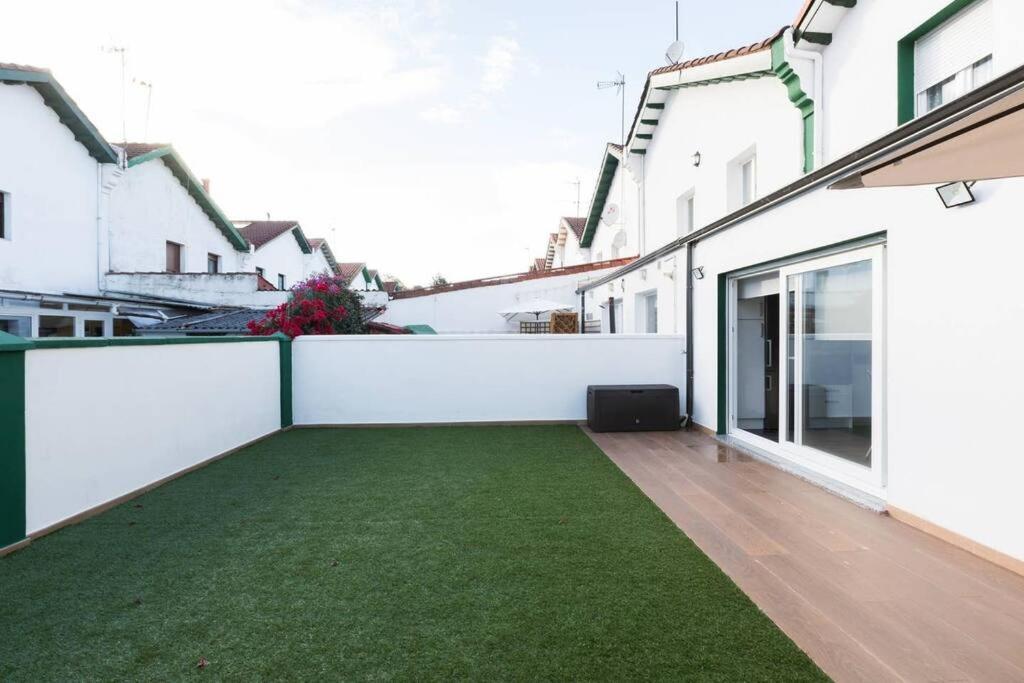 Chalet En La Cuidad- Con Jardin Y Barbacoa Хіхон Екстер'єр фото